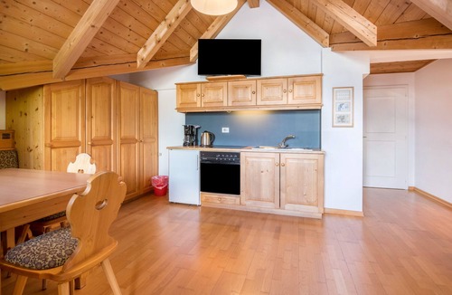 Silandro Apartment | Apartment 'Kortscherhof Apt Typ 5' with Mountain View, Shared Garden and Wi-Fi