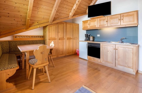 Silandro Apartment | Apartment 'Kortscherhof Apt Typ 5' with Mountain View, Shared Garden and Wi-Fi