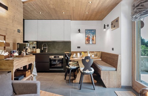Rabbi Apartment | Apartment 'La Casa Di Larice in Val di Sole' with Mountain View, Private Terrace and Wi-Fi