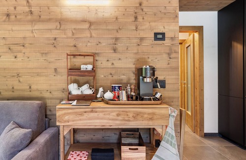Rabbi Apartment | Apartment 'La Casa Di Larice in Val di Sole' with Mountain View, Private Terrace and Wi-Fi