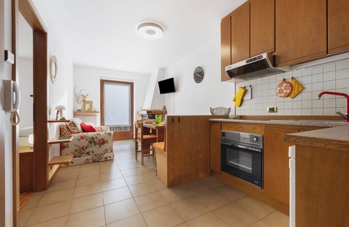 Bondo Apartment | Apartment 'La Finestra Sui Monti' with Mountain View and Shared Terrace
