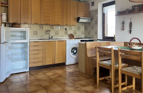 Dosso Veronza Apartment | Apartment 'Lagorai 16 Villaggio Veronza' with Mountain View, Shared Garden and Balcony