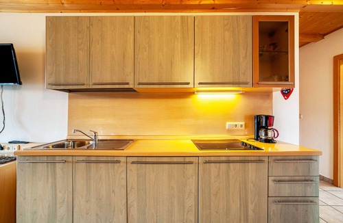 Molten Apartment | Apartment "Lingerhof - Alpenrose" with Mountain View, Shared Garden & Wi-Fi