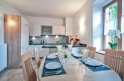 Terlano Apartment | Apartment 'Linslhof Quarz' with Mountain View, Shared Terrace and Wi-Fi