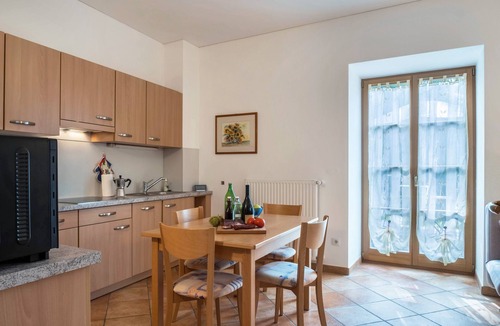 Terlano Apartment | Apartment 'Linslhof Terlaner' with Mountain View, Private Terrace and Wi-Fi