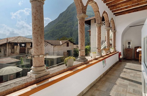 Dorsino Apartment | Apartment 'Logge Dei Paroloti Agnese' with Mountain View, Shared Terrace and Wi-Fi