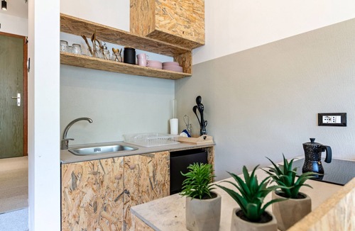 Calceranica al Lago Apartment | Apartment 'Mathca Holiday Home' with Mountain View, Wi-Fi and Air Conditioning