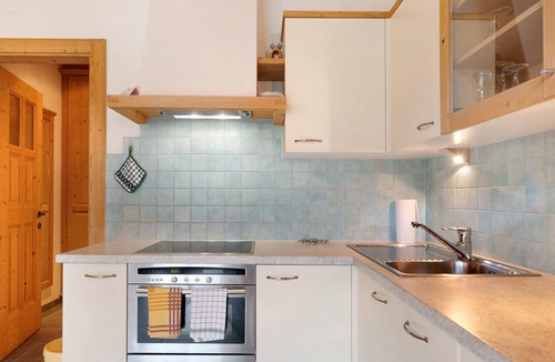 Santa Valburga Apartment | Apartment Margerite 21 with Mountain View and Wi-Fi