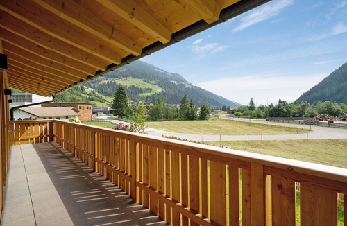 Ultimo Apartment | Apartment "Masi Lavendel" with Lake View, Private Balcony & Wi-Fi