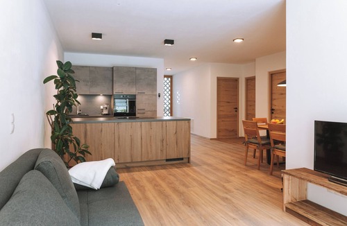 Lana Apartment | Apartment 'Matscherhof Family 2' with Mountain View, Wi-Fi and Air Conditioning