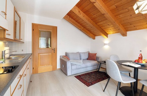 Plaus Apartment | Apartment 'Mayr Apartments Sechs' with Mountain View, Balcony and Wi-Fi