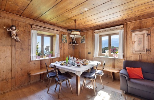 San Genesio Atesino Apartment | Apartment 'Moar im Rumsein - Saltenblick' with Mountain View, Wi-Fi & Garden