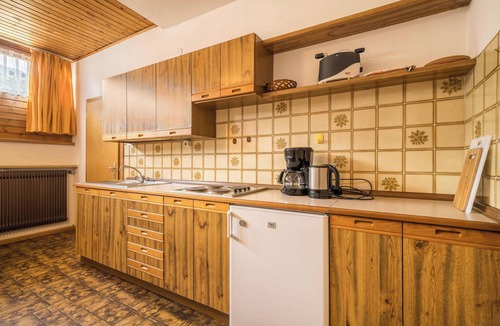 Lana Apartment | Apartment "Mutspitz Leilichhof" with Mountain View, Wi-Fi, Balcony & Garden