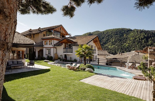 Trodena Apartment | Apartment 'Naturoase Stegerhof Ringelblume' with Mountain View, Shared Pool and Sauna