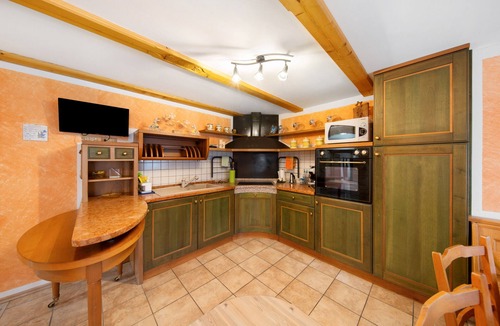 Padola Apartment | Apartment 'Padola 72' with Mountain View and Wi-Fi