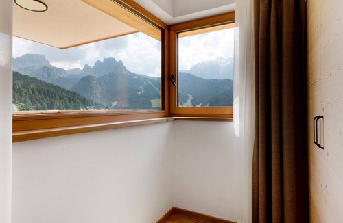 Selva di Val Gardena Apartment | Apartment 'Pan' with Mountain View, Shared Garden and Wi-Fi