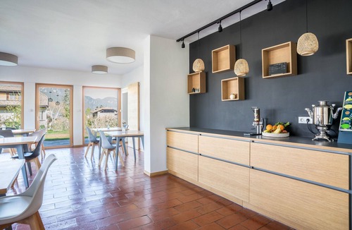 Auer Apartment | Apartment 'Pension Grasser' with Mountain View, Private Terrace and Wi-Fi