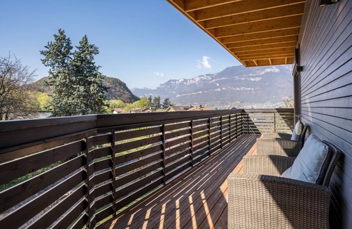 Auer Apartment | Apartment 'Pension Grasser' with Mountain View, Private Terrace and Wi-Fi