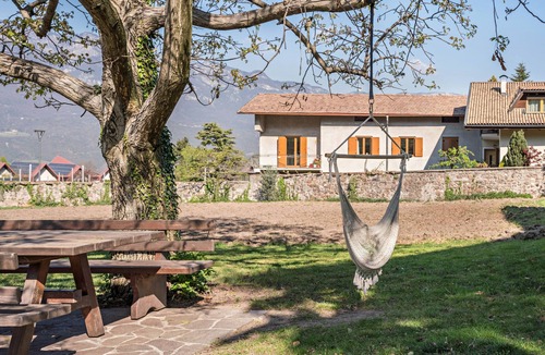 Auer Apartment | Apartment 'Pension Grasser' with Mountain View, Private Terrace and Wi-Fi