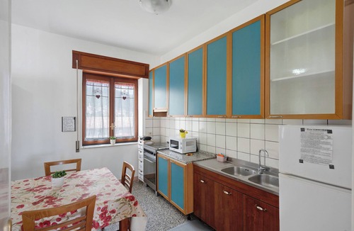 Bomerano Apartment | Apartment 'Positano Vista Monti' with Shared Garden, Balcony and Wi-Fi