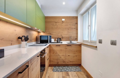 Bedollo Apartment | Apartment 'Relais Dolomiti' with Lake View, Private Terrace and Wi-Fi