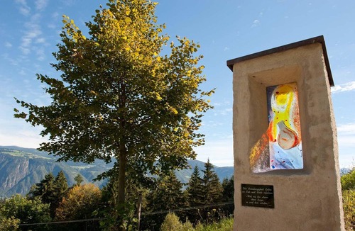 Tesimo Apartment | Apartment "Residenz Kronstein - 5" with Balcony, Garden, Mountain View & Wi-Fi