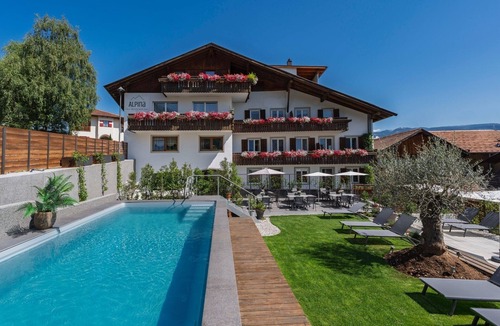 Tesimo Apartment | Apartment 'Residence Alpina Family Nr 11' with Shared Pool, Private Terrace and Wi-Fi