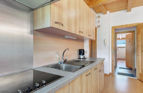 Molten Apartment | Apartment 'Ringelblume' with Mountain View, Shared Garden and Wi-Fi