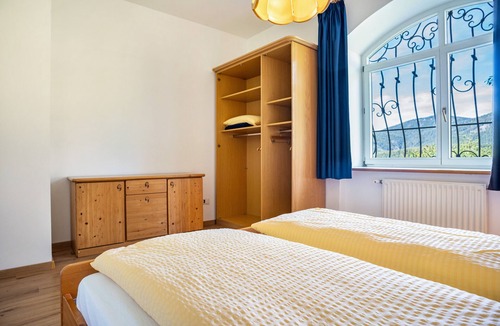 Anterivo Apartment | Apartment 'Roessl 100' with Mountain View, Shared Garden, Wellness Centre and Wi-Fi