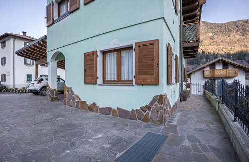 Roncone Apartment | Apartment "Roncone" with Mountain View & Wi-Fi