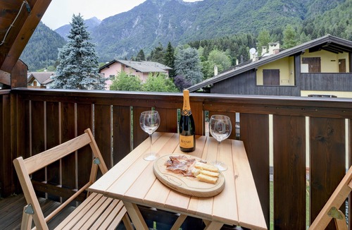 Carisolo Apartment | Apartment 'Rosa delle Dolomiti Bilocale3' with Mountain View & Shared Sauna