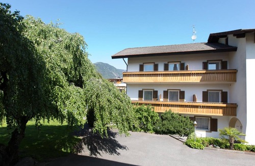Lana Apartment | Apartment 'Rosalie 3' with Mountain View, Shared Pool and Wi-Fi