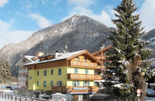 San Giovanni di Fassa Apartment | Apartment Rossetti in Pozza di Fassa - 14 persons, 4 bedrooms