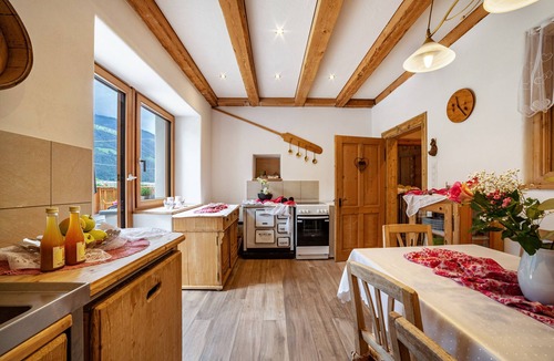 Plaus Apartment | Apartment "Sagschneiderhof Golden Delicious" with Mountain View, Whirlpool & Wi-Fi