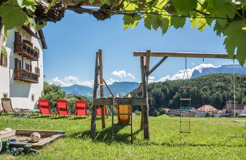 Longomoso Apartment | Apartment 'Sallrain Hof 2' with Mountain View & Balcony
