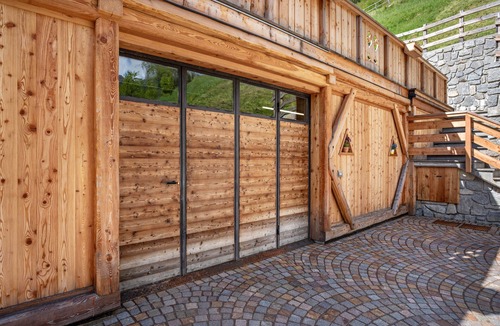 Rabbi Apartment | Apartment 'Salto Del Camoscio' with Mountain View, Private Terrace and Wi-Fi