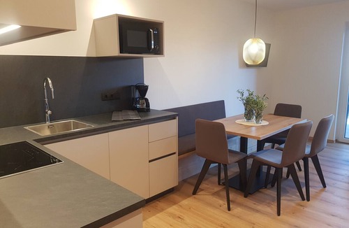 Caines Apartment | Apartment Sankt Corbinian 2 with Mountain View, Wi-Fi