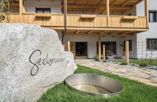 Pracupola Apartment | Apartment 'Seebrunn - Kuppelwieser Alm' with Mountain View, Private Terrace and Wi-Fi