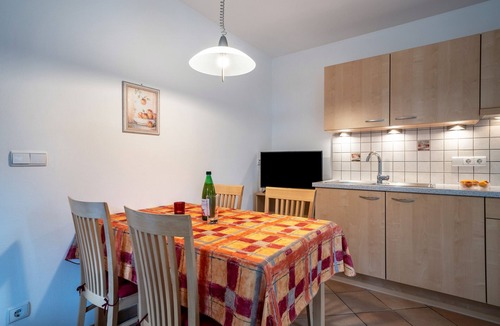 Vollan Apartment | Apartment 'Stettnerhof Ifinger' with Mountain View, Terrace & Wi-Fi