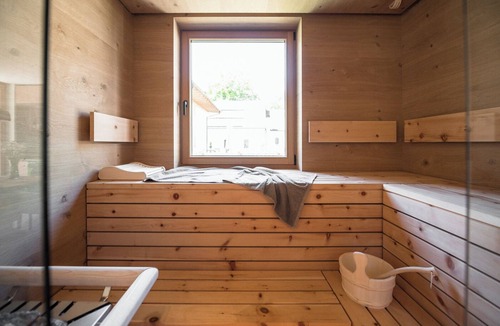 Pracupola Apartment | Apartment 'Sunnseit 3' with private garden and sauna