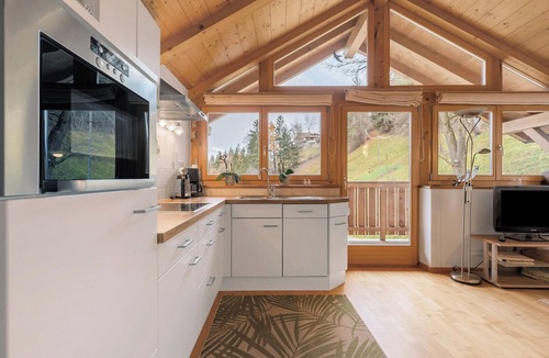 Ega Apartment | Apartment “Thymian - Thalerhof” with Mountain View, Wi-Fi, Balcony & Garden
