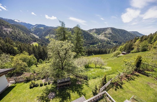 Ega Apartment | Apartment “Thymian - Thalerhof” with Mountain View, Wi-Fi, Balcony & Garden
