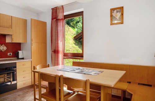 Pracorno Apartment | Apartment 'Trilocale 2' with Shared Garden and Wi-Fi