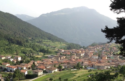 Ronzo-Chienis Apartment | Apartment Trilocale Ronzo with Mountain View, Balconies & Wi-Fi