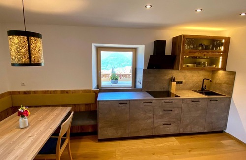 Verano Apartment | Apartment 'Untermathonhof Omi' with Private Terrace and Wi-Fi
