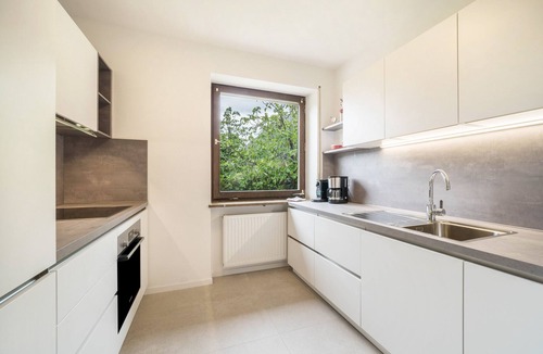 Terlano Apartment | Apartment 'Villa Pinie 2' with Mountain View, Private Terrace and Wi-Fi