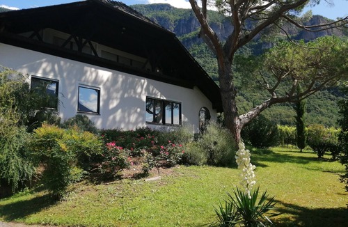 Terlano Apartment | Apartment 'Villa Pinie 2' with Mountain View, Private Terrace and Wi-Fi