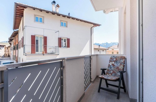 Ville d'Anaunia Apartment | Apartment "Villa Vacanze Pink Lady" with Mountain View, Private Terrace & Shared Garden