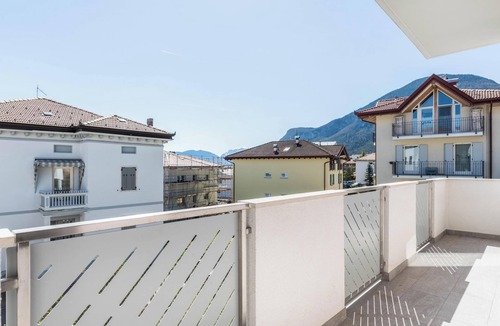 Ville d'Anaunia Apartment | Apartment "Villa Vacanze Pink Lady" with Mountain View, Private Terrace & Shared Garden