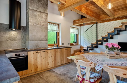 Rabbi Apartment | Apartment 'Volo Dell'aquila With Private Sauna' with Mountain View
